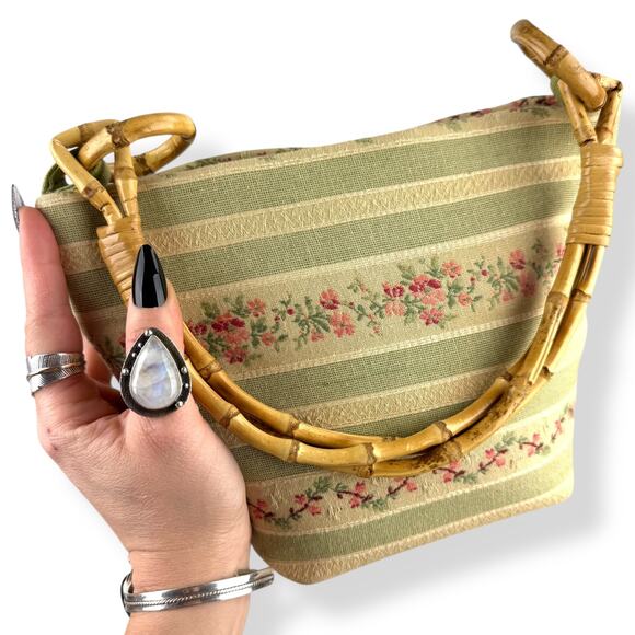 90's woven floral summer bag with bamboo handle by G's GLORY - Picture 2 of 16